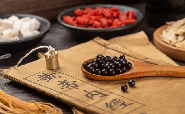 从尿液的颜色，可以看出，湿热、寒湿还是痰湿 尿液是体内水湿代谢的产物，体内寒