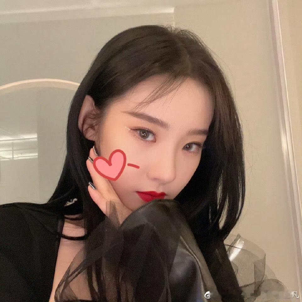 张艺凡张艺凡温倩早期粗眉凡妹​​​