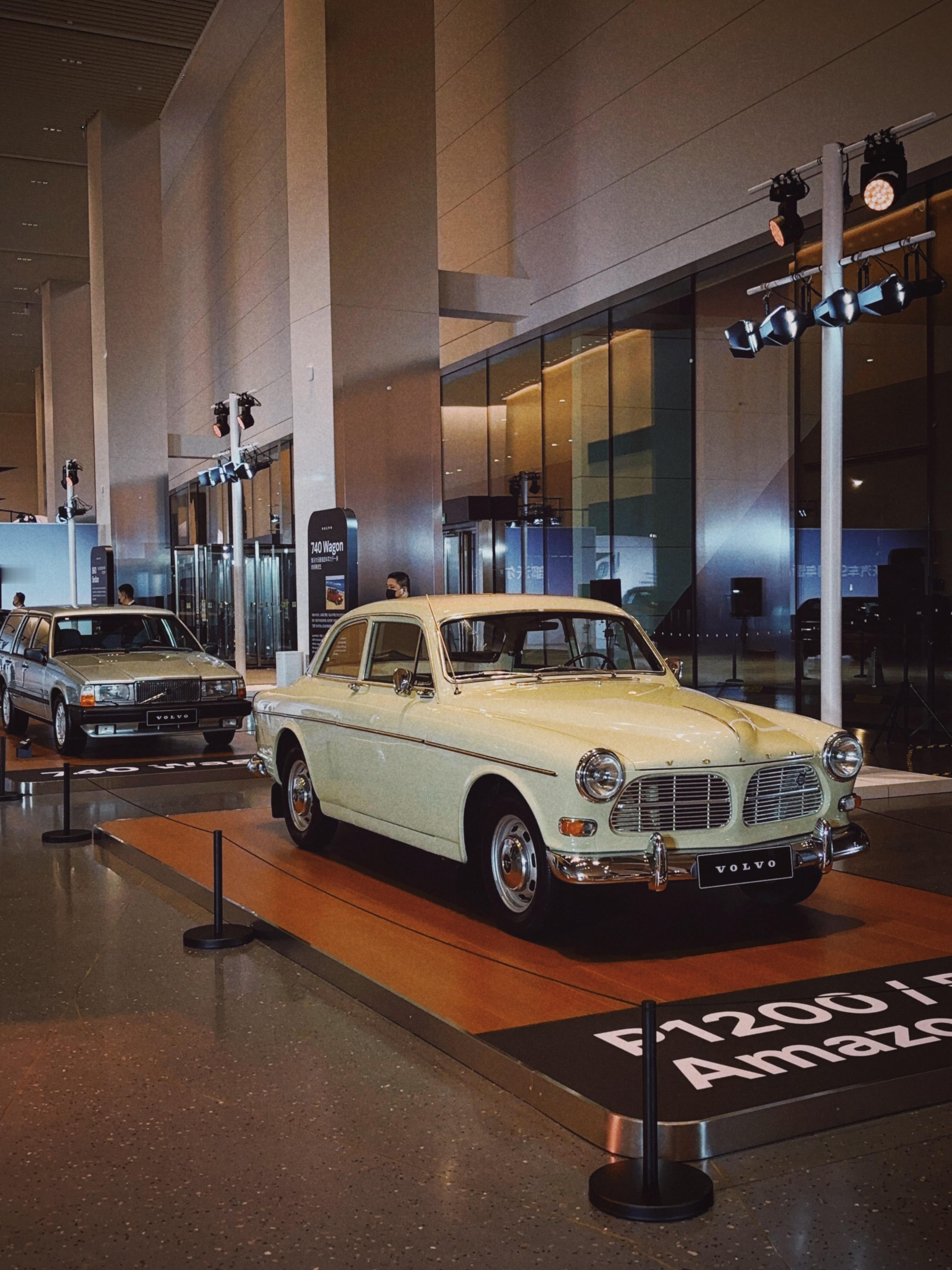 沃尔沃汽车99周年来闻闻沃尔沃的味道！不对，沃尔沃没有味道！今晚沃尔沃ES90