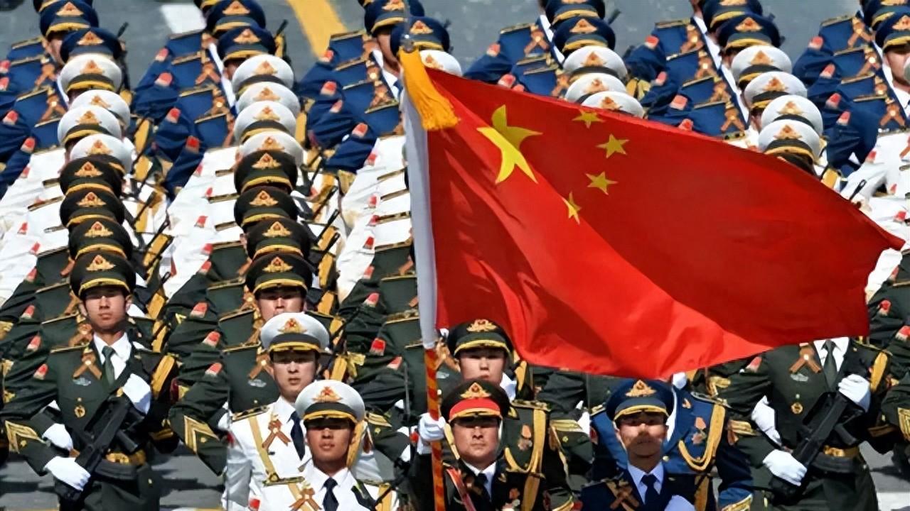 解放军亮相红场阅兵,特朗普发声了,对我国有个不情之请,不简单