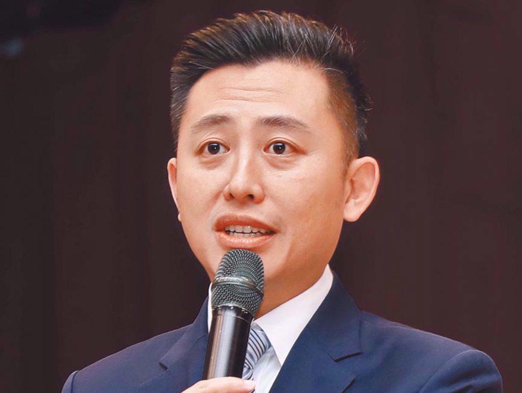 前新竹市长林智坚，在历经论文事件和退出2022桃园市长选举后，淡出政坛。沉寂2年
