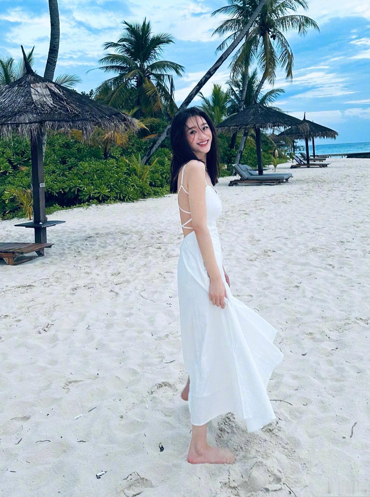 年近五十容颜依旧，李小冉自带清冷绝佳气质