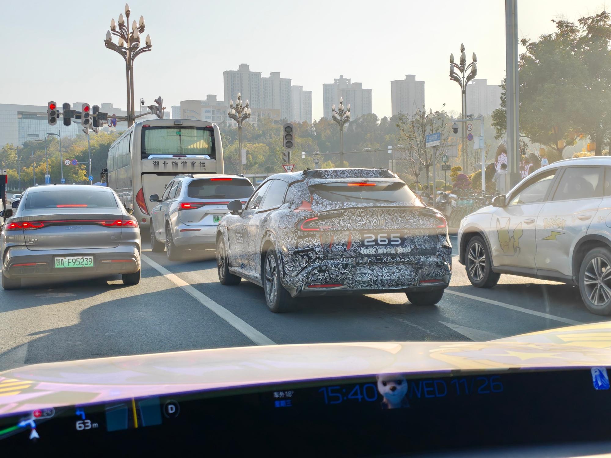 GT，就是狗腿。狗腿，就是GT。