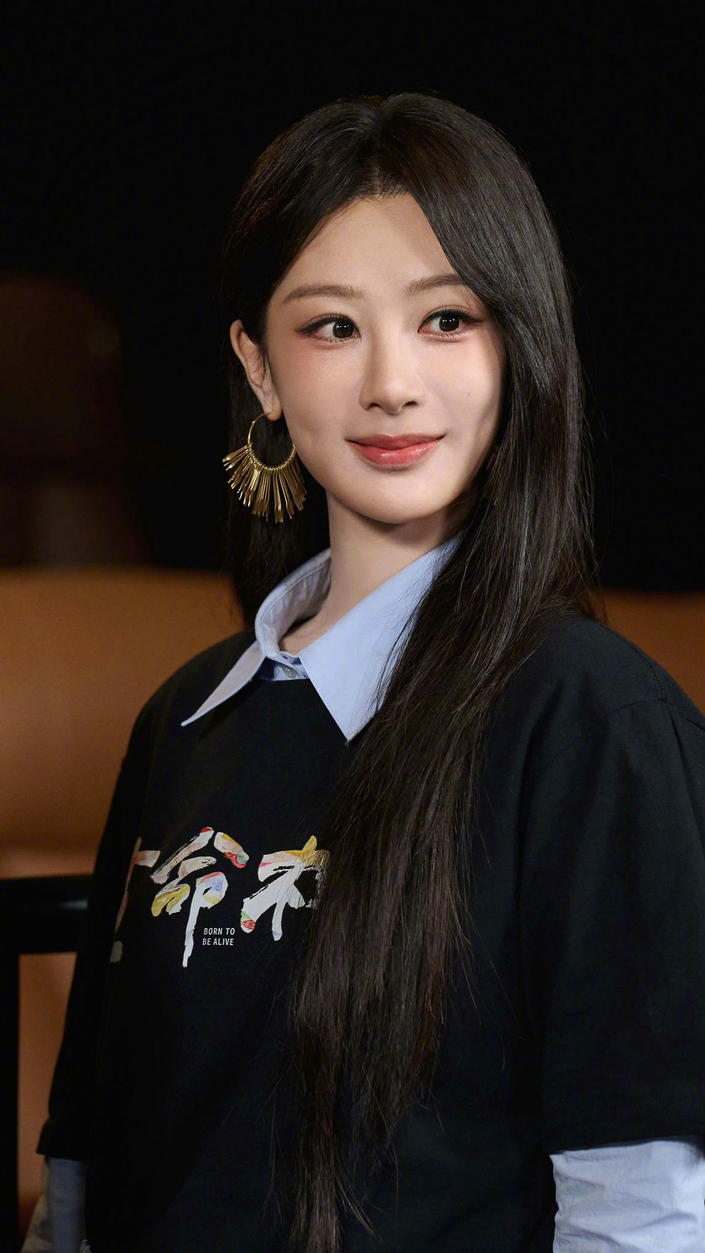 金鹤龙给杨紫化的这个妆真的可以，全网基本都是夸的~杨紫文化衫配黑长直