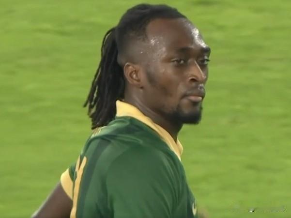 中超绯闻转会---奥乌苏…浙江队边锋奥乌苏新赛季大概率将自由身加盟深圳新鹏城，深