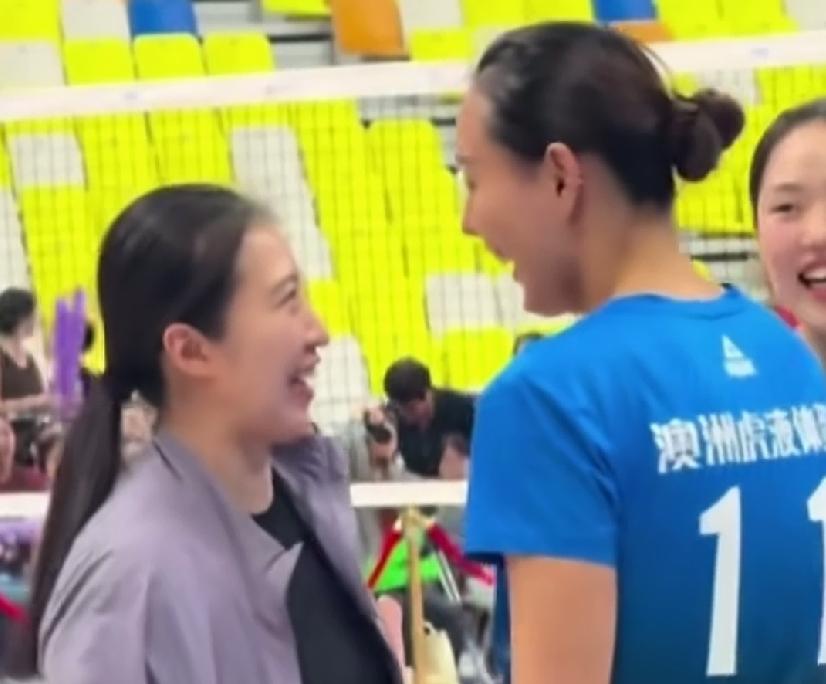都说丁霞和杨涵钰之间有矛盾，其实人家两个人早已经冰释前嫌，和好如初，看两个人在今
