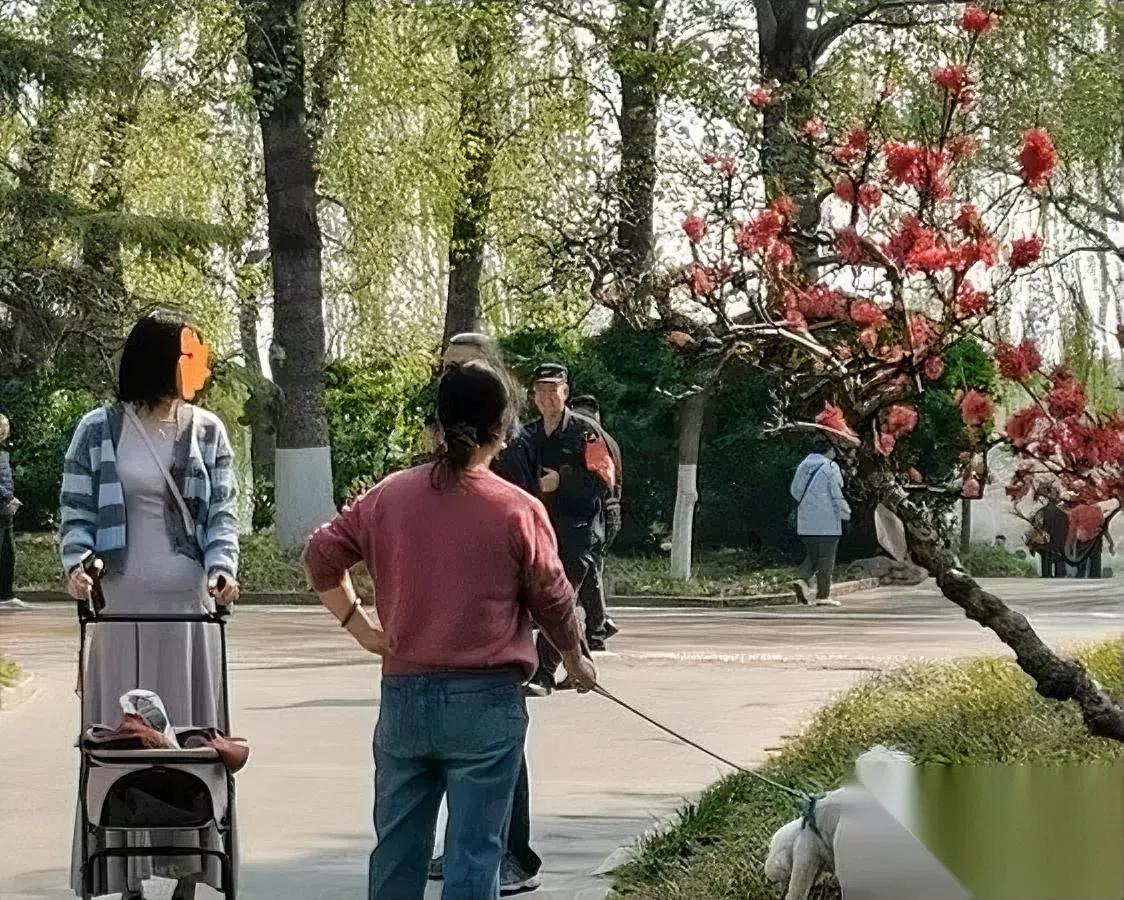 济南这事儿太气人了你见过这么没规矩还横的游客吗？大明湖早就明确规定不