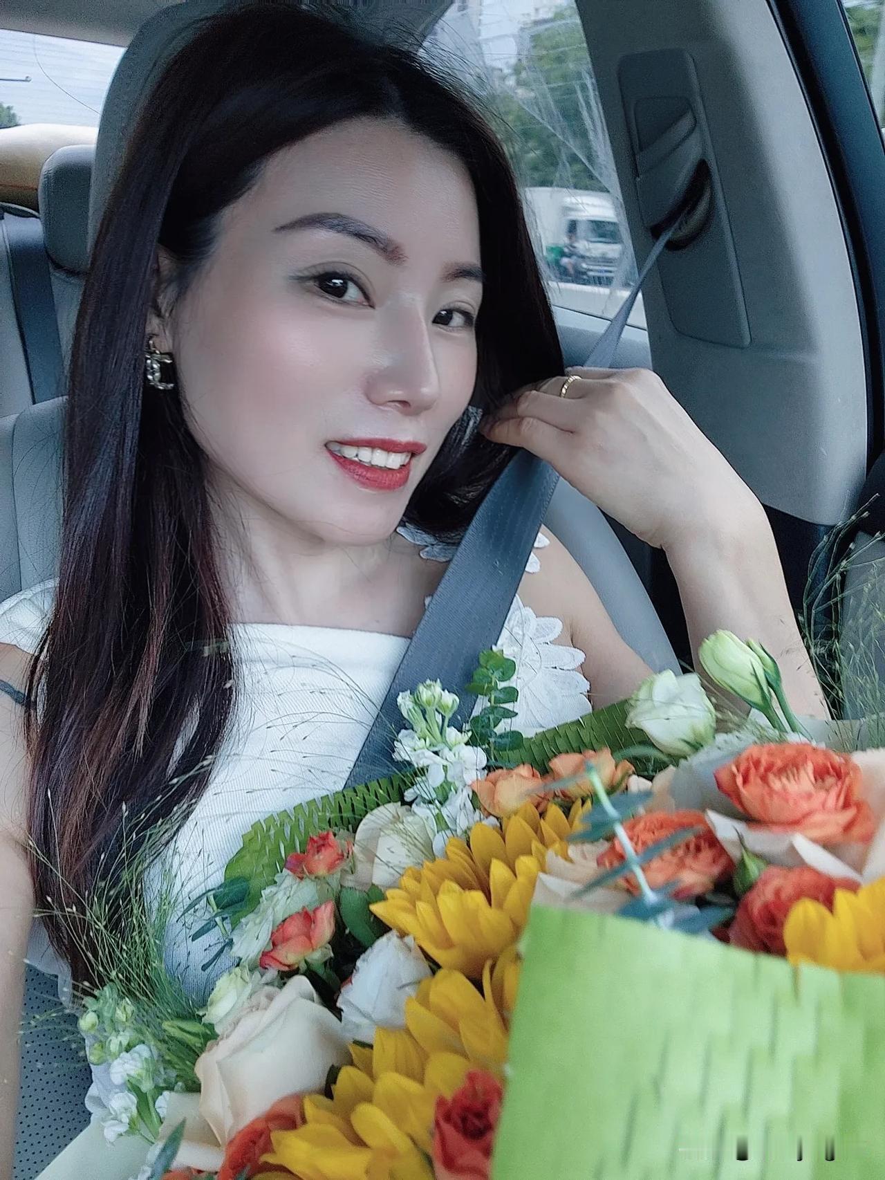 感谢我最最亲爱的家人一早给宝贝订的花束💐还不到一个小时