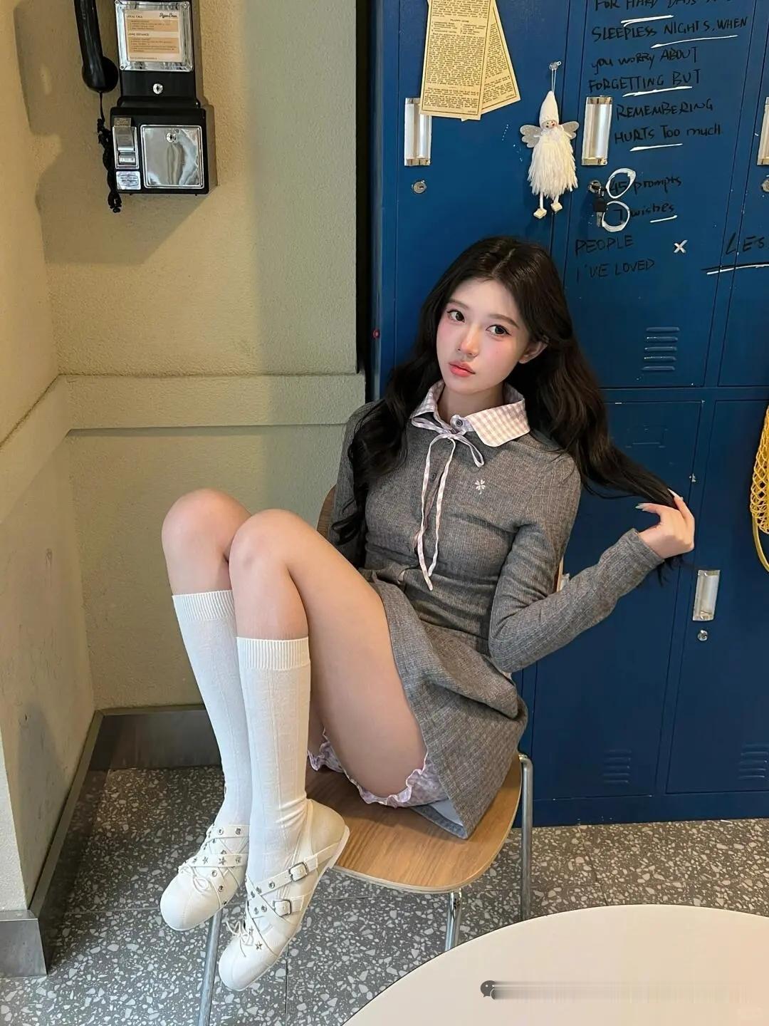 少女摄影|NO.0193期纯欲少女写真白色丝袜+西装短裙怎么样拍照能让女生