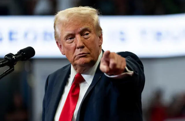 #特朗普说泽连斯基没自己啥也不是#【特朗普回应泽连斯基：没我，你啥都不是】乌克兰