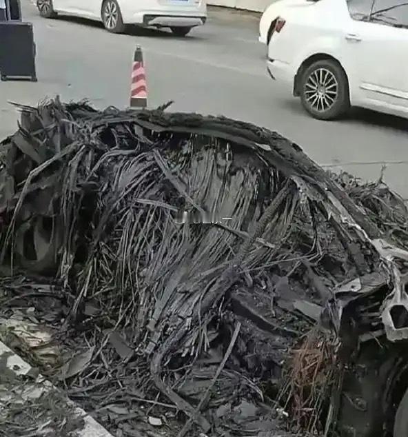 这回可终于知道了什么叫做碳纤维！惊呆了​​​