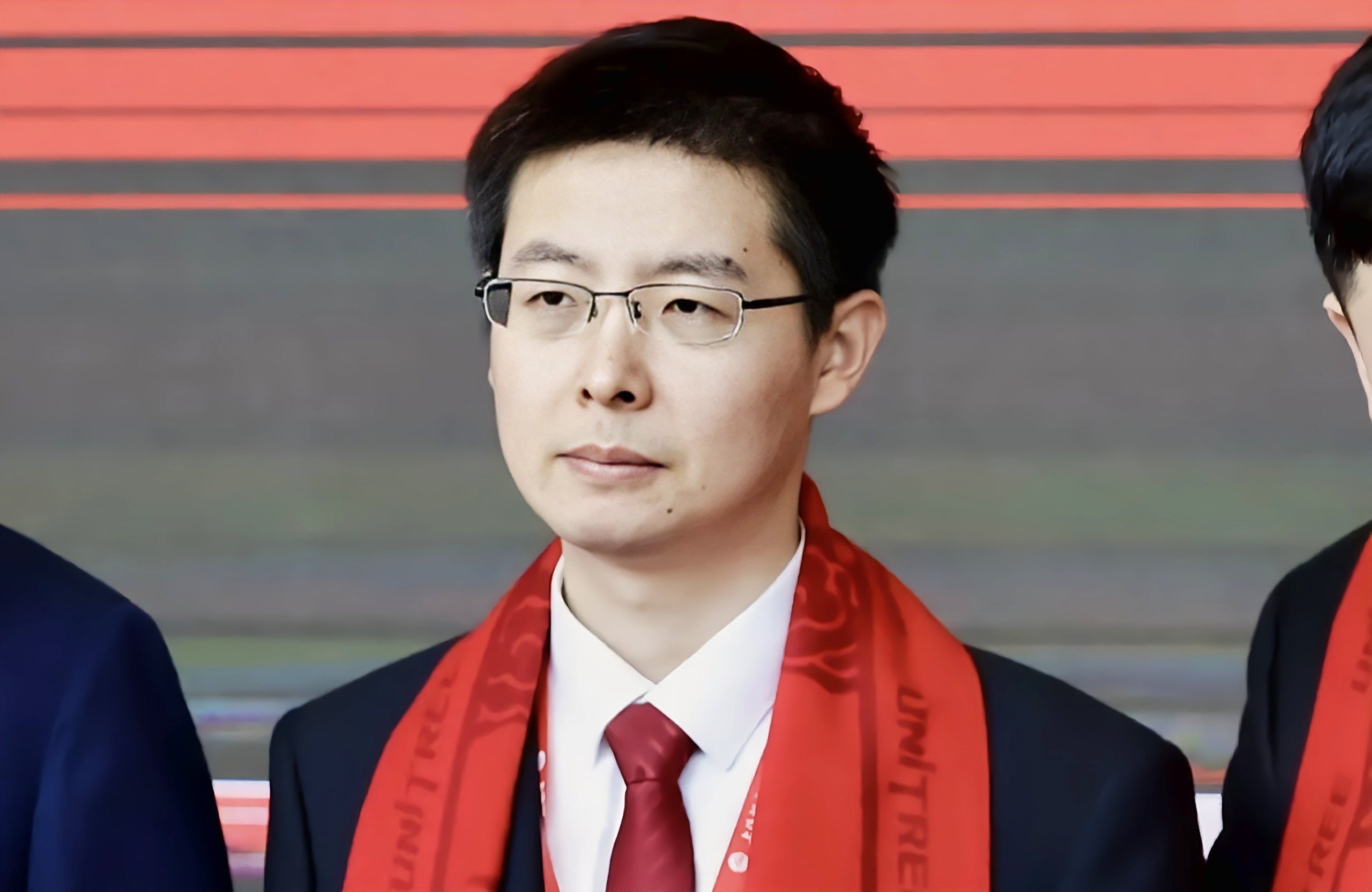 真有人对钱不感兴趣，宇树科技敲钟上市，新首富王兴兴却面无表情8月19日宇树科技在科创板挂牌，开盘冲到