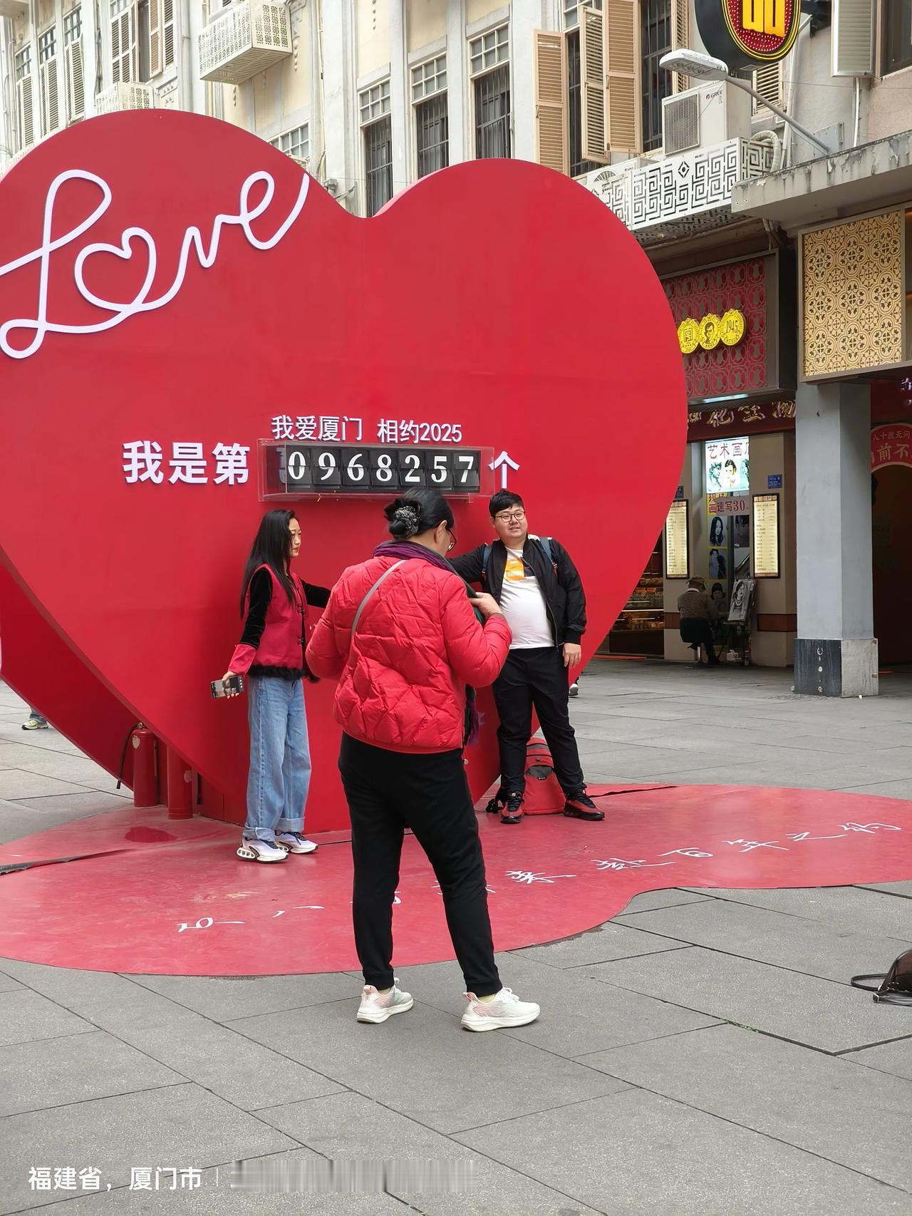 我们家族有个老牌华中师范大学毕业生,说他是老牌,是因为他是最后一届包分配的大学生