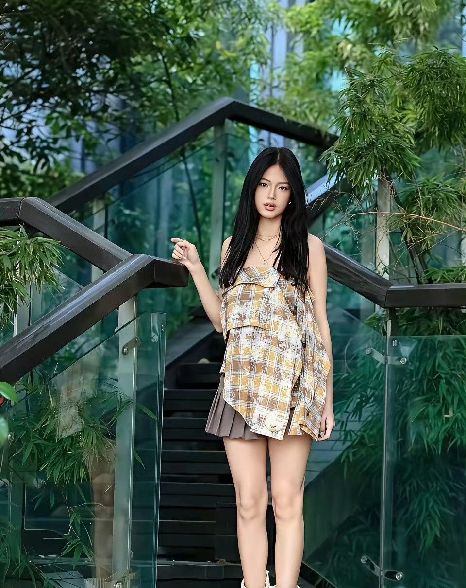 鲍蕾女儿贝儿和钟丽缇女儿Jaden同岁但风格迥异，是妈妈的审美影响吗？