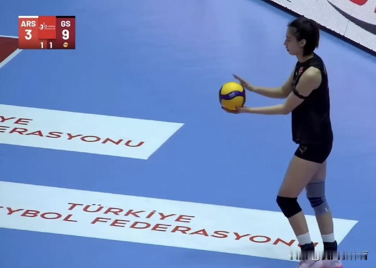 王媛媛土超首秀可真给我们中国女排长脸啊！拦网真的是怪物级别的啊，首发打满全场，8