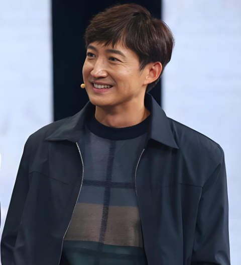 演员王阳说：“从小就想做商务精英，从来没想到做演员，我是独生子，我爸爸是做土特产