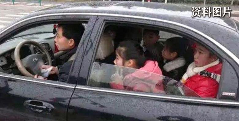 5座车塞7人凌晨撞半挂致7人全部死亡：如果凌晨无车可坐，超载应该怎么治？ 9