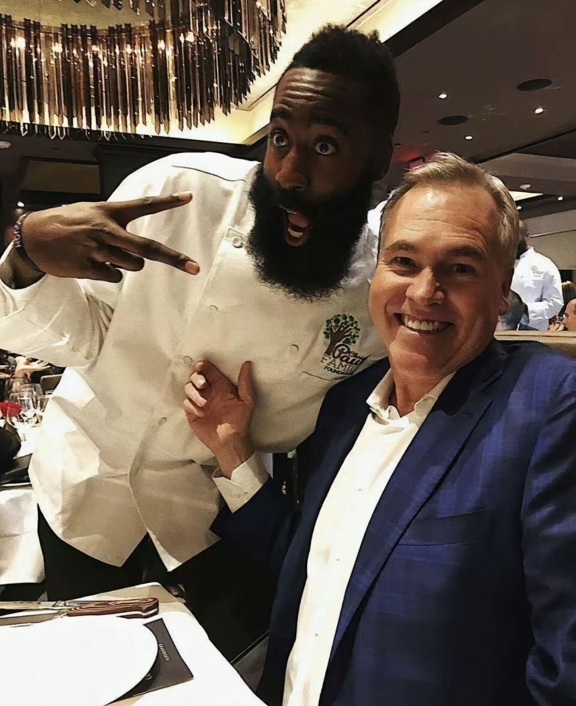 德安东尼也解决不了火箭的进攻问题，连续输给弱队的火箭已经跌入附加赛行列，乌度卡毫