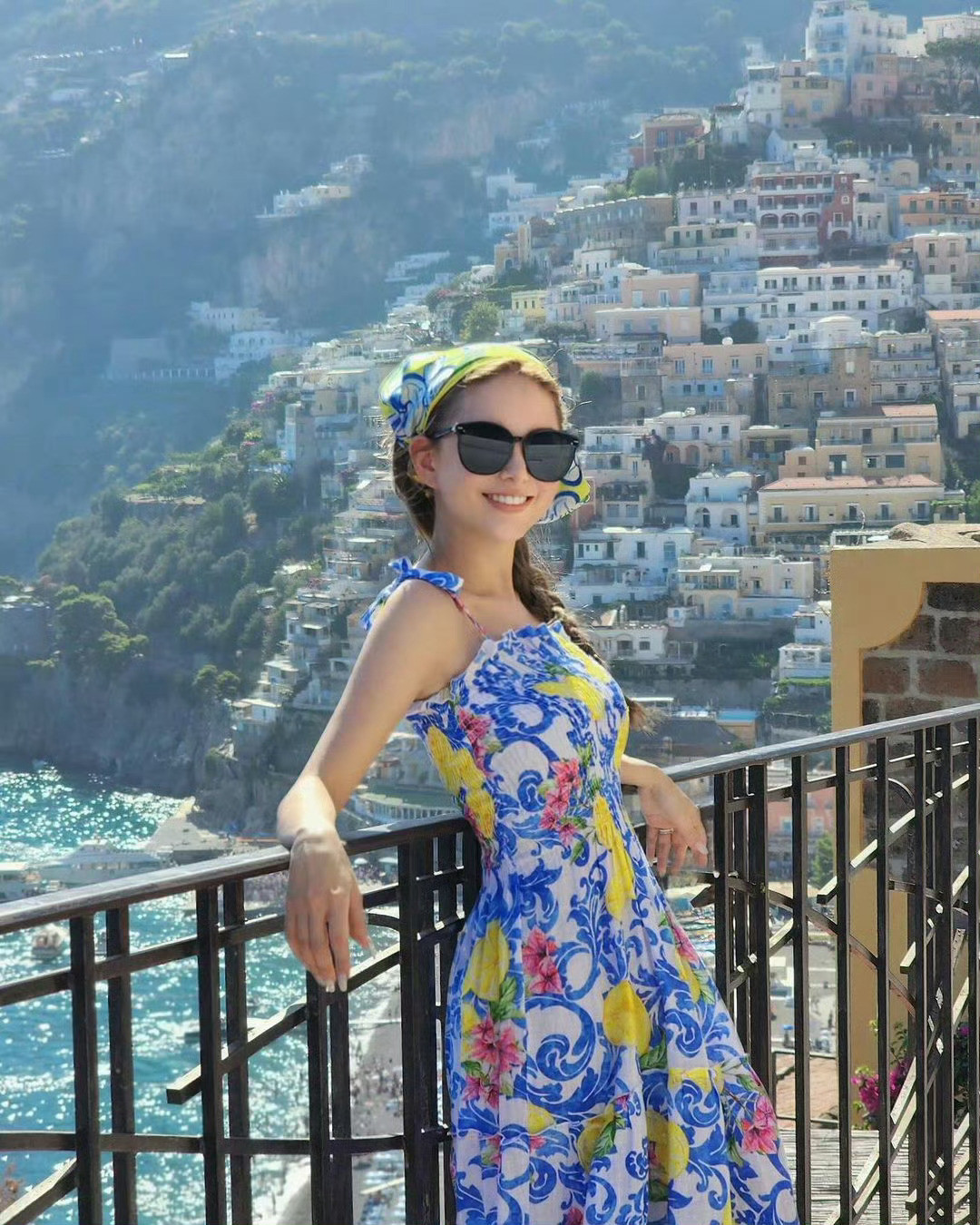 昆凌浓眉大眼，真的好美啊