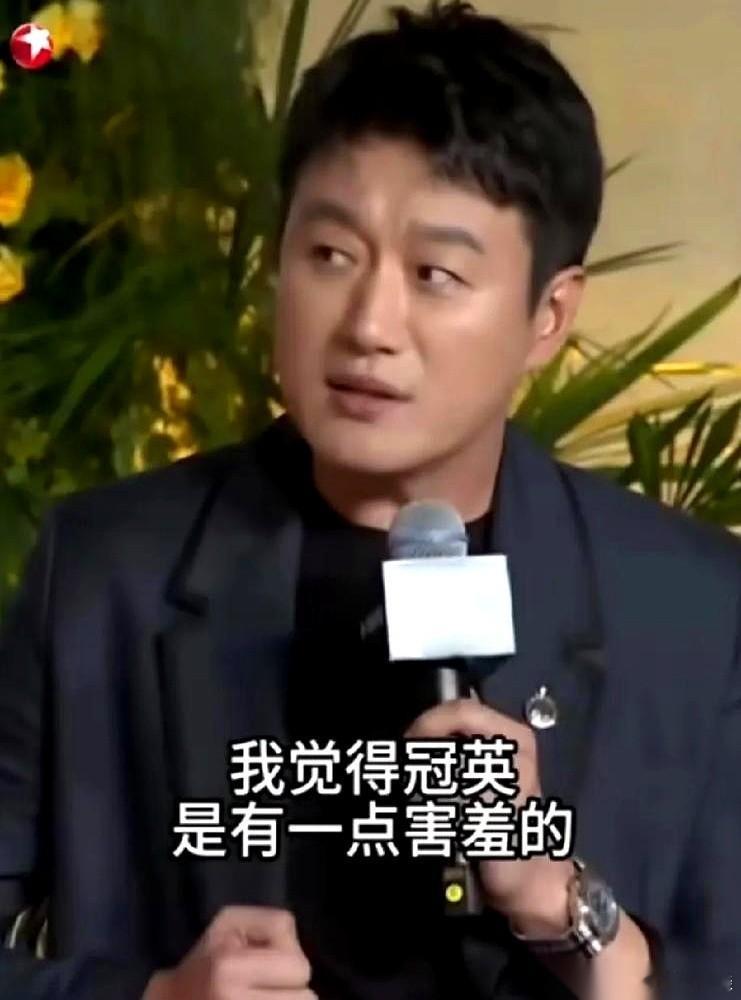 佟大为这一张嘴，直接把刘亦菲和彭冠英在片场第一天的老底给掀了个底朝天。进组第一
