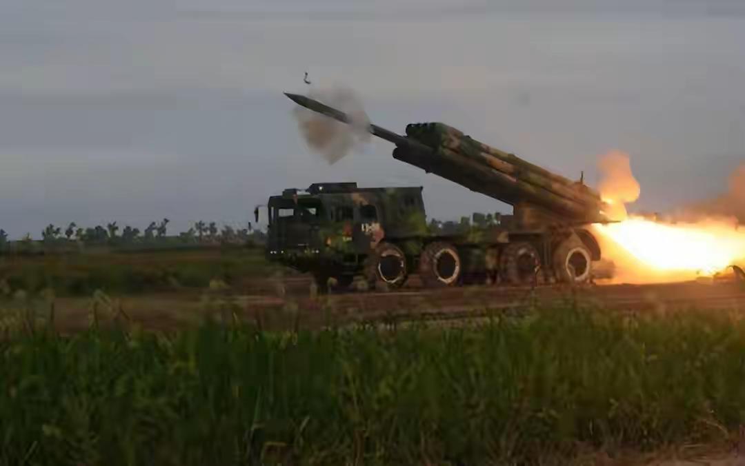 柬埔寨这次又为我们的火箭炮做了一次免费的宣传，三发三中将对方阵地夷为平地！说是泰