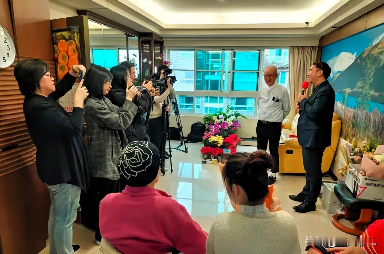 王建煊点破关键：台湾的未来，就两条路可走！新党创党元老王建煊把话彻底挑明