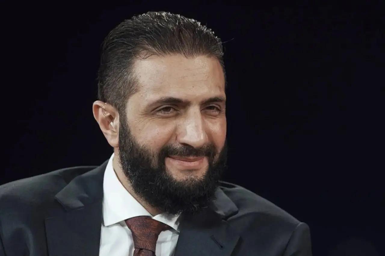 我发现朱拉尼又成朋友了，只能赞扬，不能谴责。现在只要谴责朱拉尼屠杀百姓，破坏世