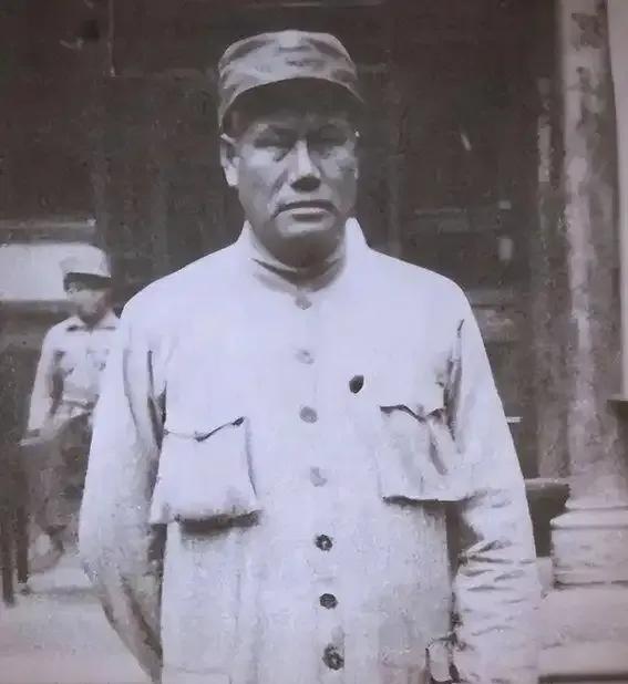 1939年，贺龙打算提拔老部下王尚荣担任旅长，毛主席突然反问：“当年给八路军送4