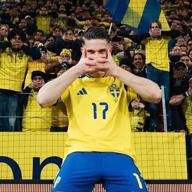 罗马诺消息，🦸🏼♂️约克雷斯已为其面具庆祝动作注册了商标。™️这一切都发生