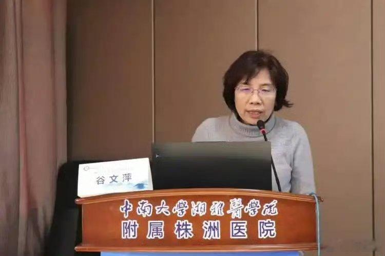 湘雅医院坠江学生曾多次求助一条年轻生命的逝去，太痛了。多次求助无果、长期被压榨