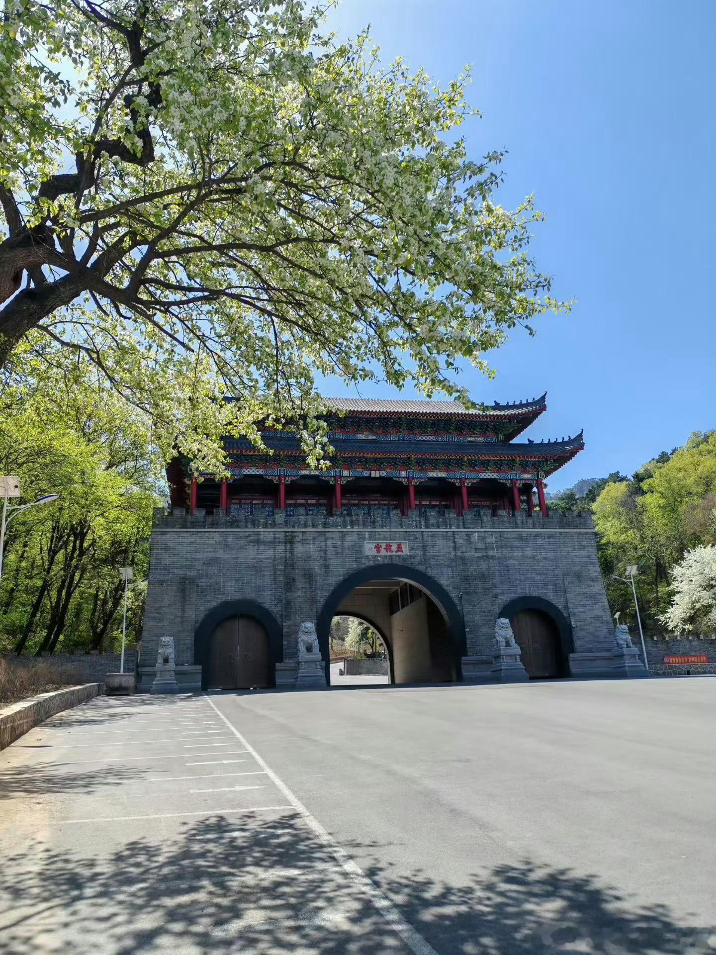 一位道家修行者说：“当一个人能量很低时，他对于外界是强势的，控制的、急躁的、索取