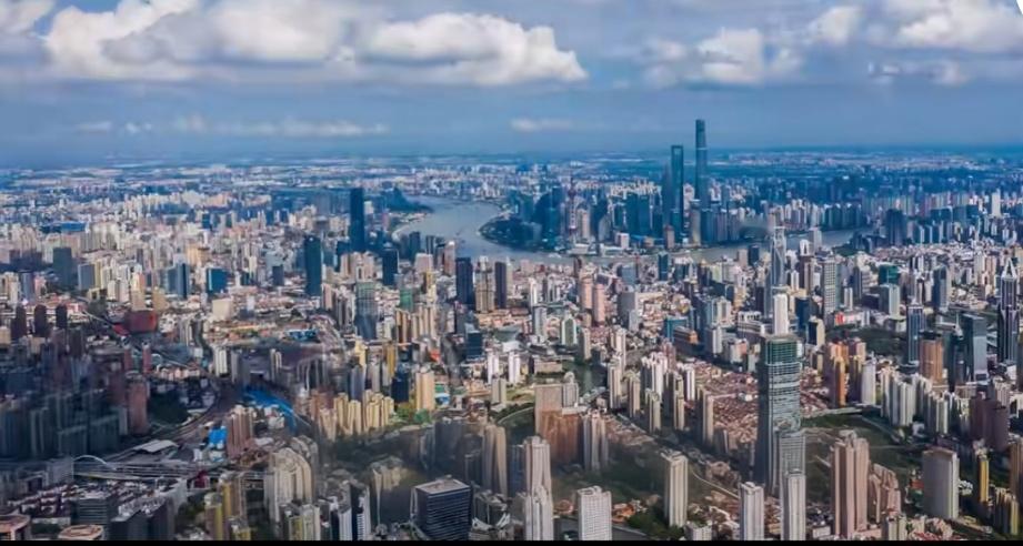 今天刷到成都新都客车撞货车的新闻,心里堵得发慌,一整天都闷闷的。凌晨四点多