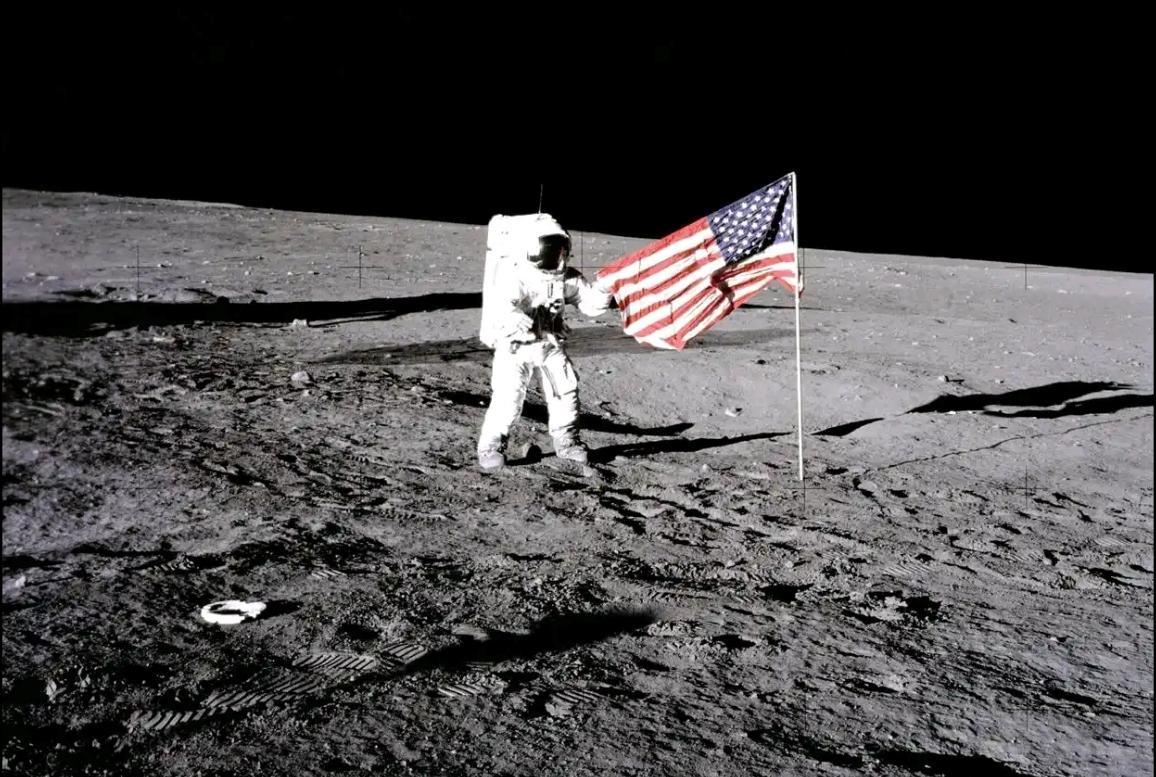 老美当年登月都是手拿把掐的，现在为什么在各领域都这么拉胯？以前不明白为什么，现