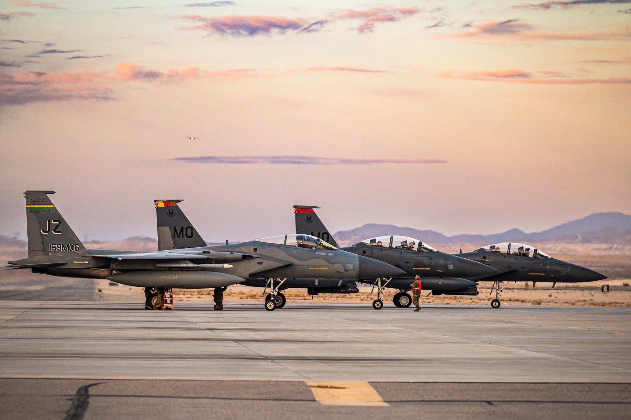 内利斯基地F-15C与F-15E同框​​​
