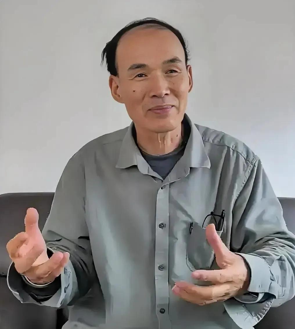 复旦大学的梁永安教授说：“清醒的边界感，对父母，只孝顺，不共情；对配偶，只共存