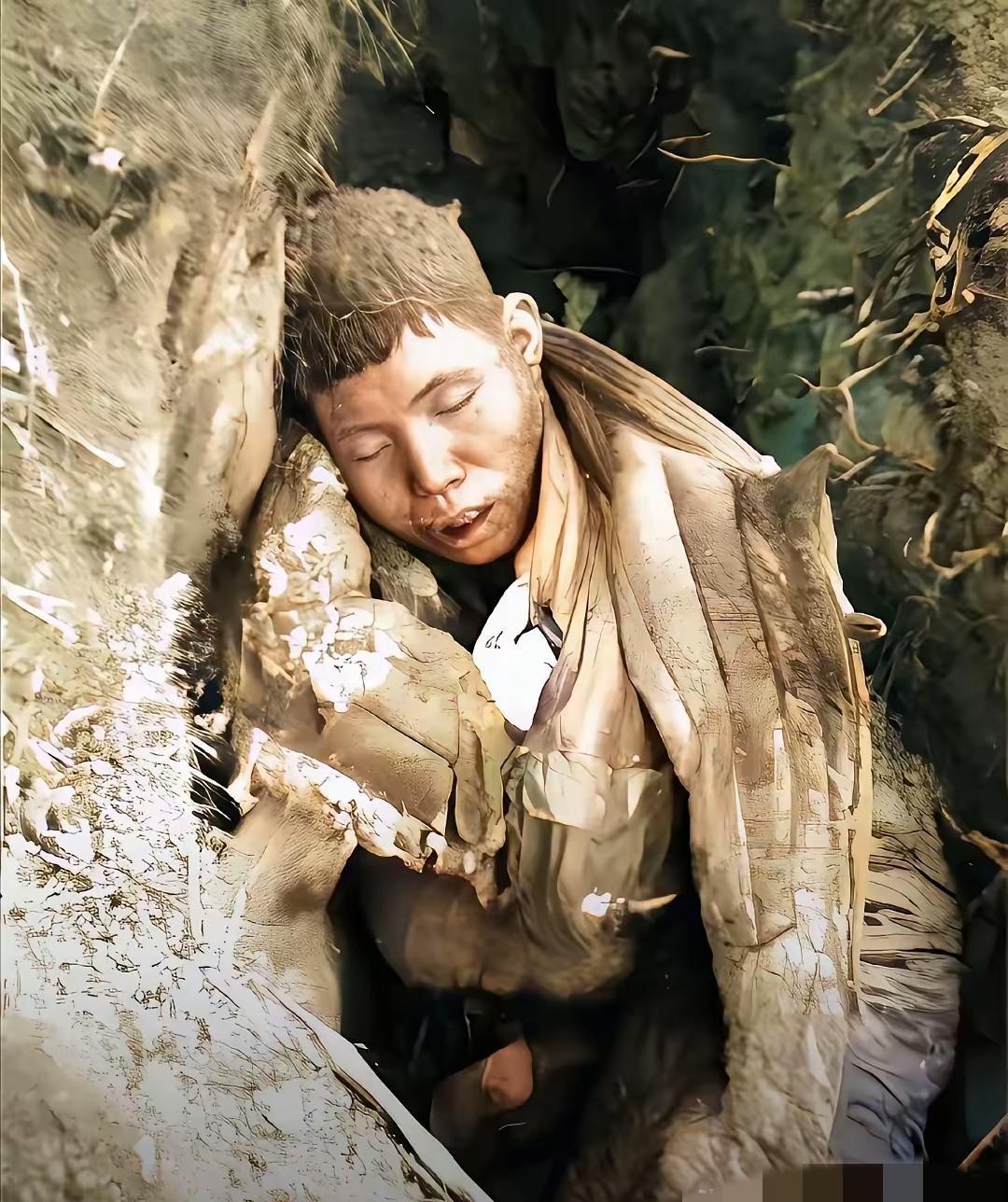 零下45℃，枪栓冻住，手指粘上去能撕掉一层皮。宋阿毛和战友们趴了整整六天六夜