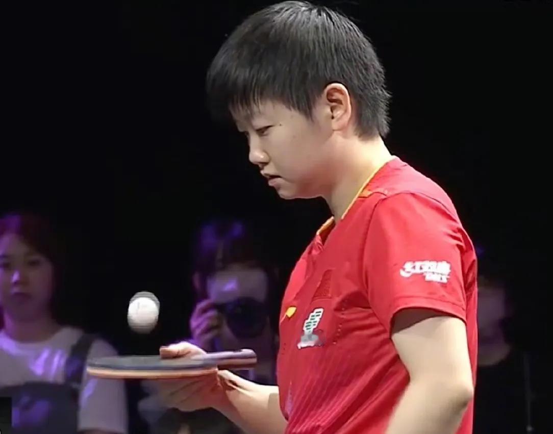 理性思考‖可否给孙颖莎一些相对安静的比赛空间？孙颖莎又输球了，又输给了队友。