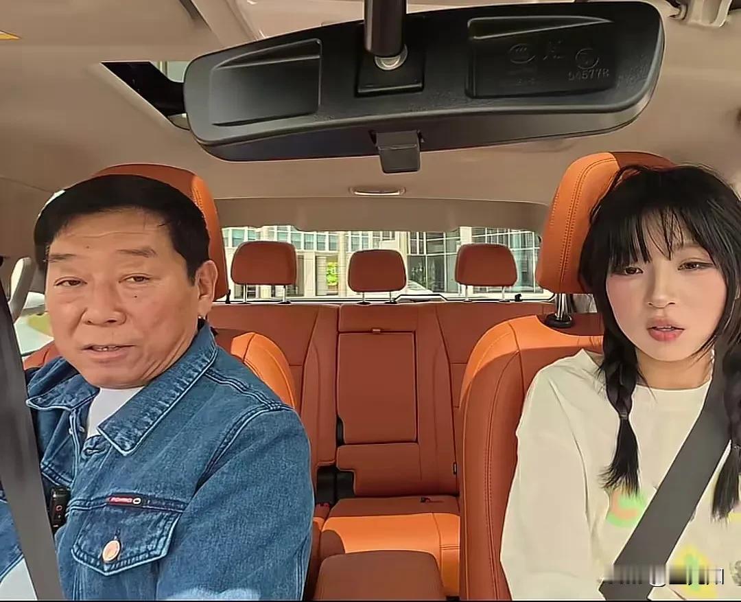 大力仑拿到驾照以后，再次来到了长城，虽然魏建军勇敢的上了她的车，但是魏总在车上显