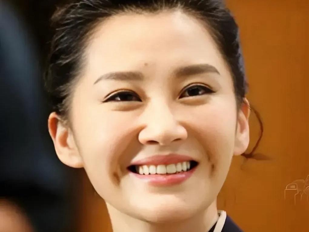 11月20日，演员许晴被网友爆料遭低调封杀，引发众多猜测。不过，随着各种相关细节