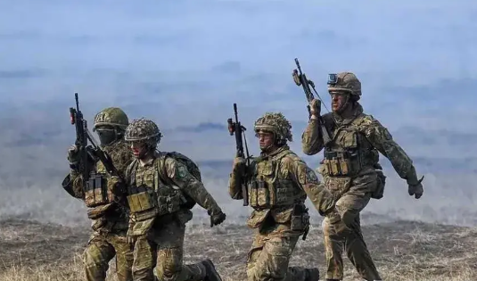 毫无信誉可言！美国偷偷向乌克兰输送F-16战机！5月1日，美国“战区”网站消