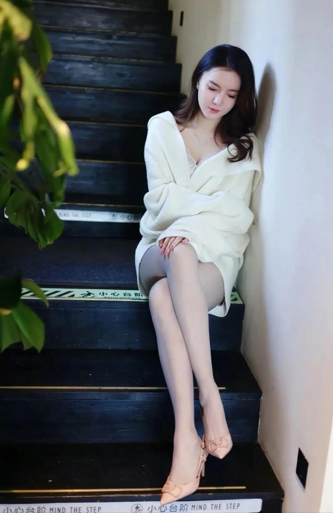 172高颜值温柔美女模特娜然让人心动