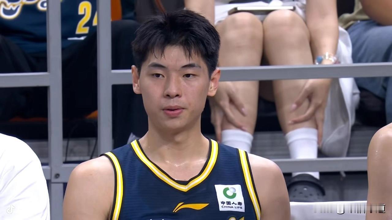 随着周鹏时隔四年回家，广东宏远休赛期本土引援差不多结束，至于网传的胡金秋、朱俊龙