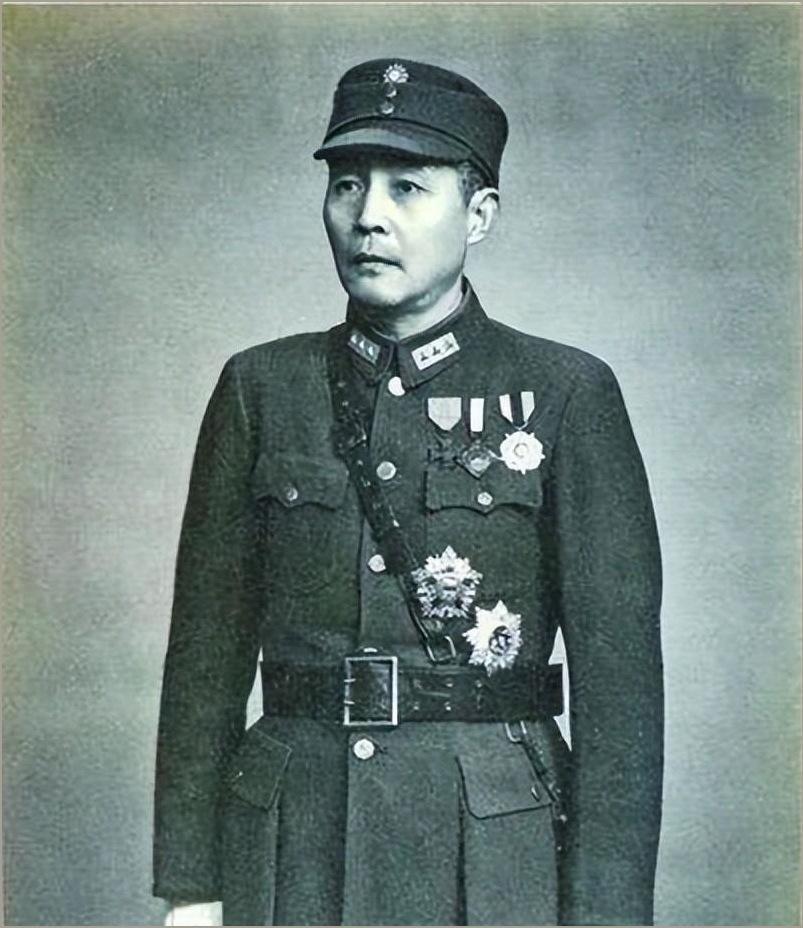 他是黄埔公认的最强大脑，三河坝一战却放走朱德八百残兵，蒋介石多年后幡然醒悟，此人