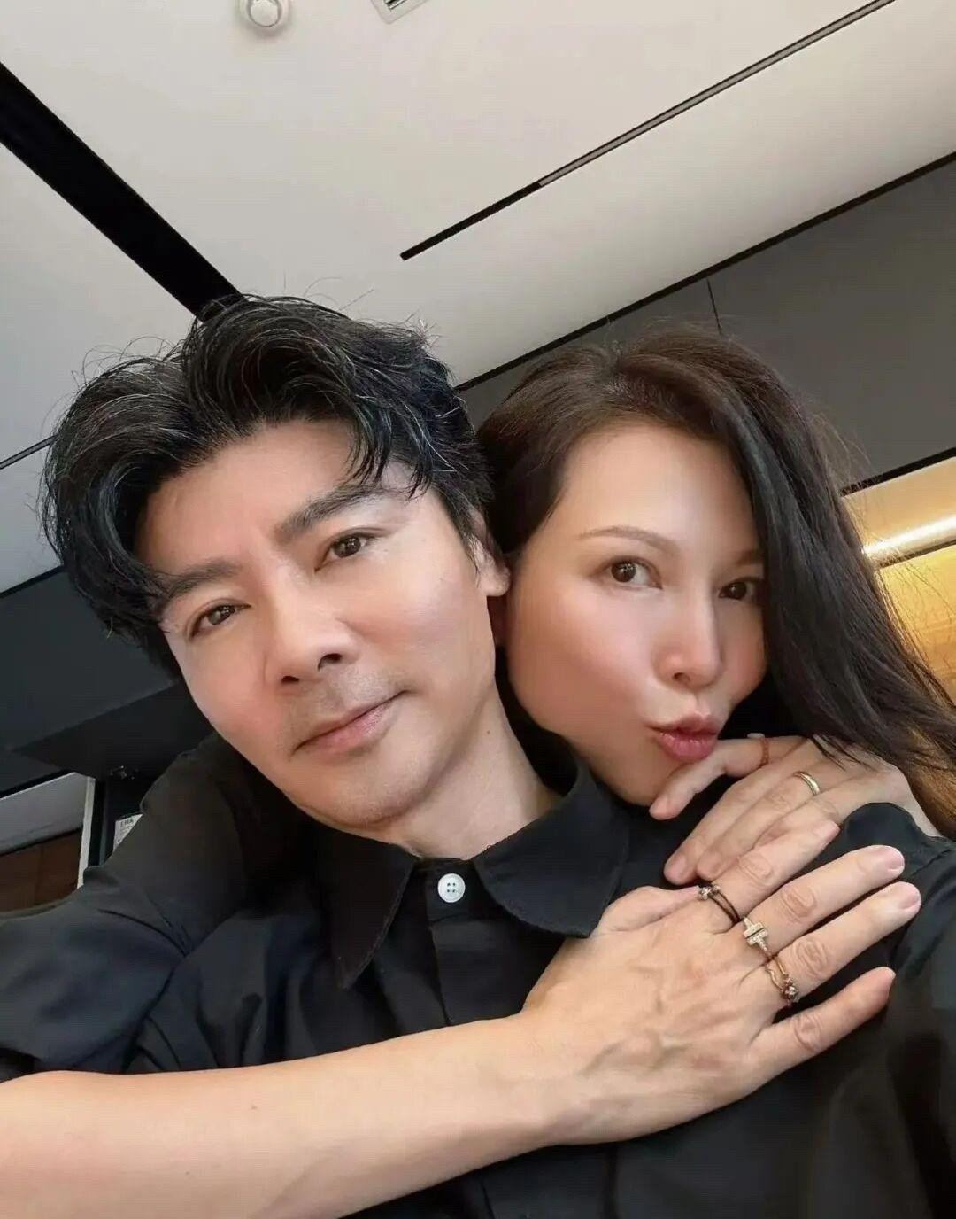 蔡少芬为张晋庆52岁生日！白发胡渣全曝光