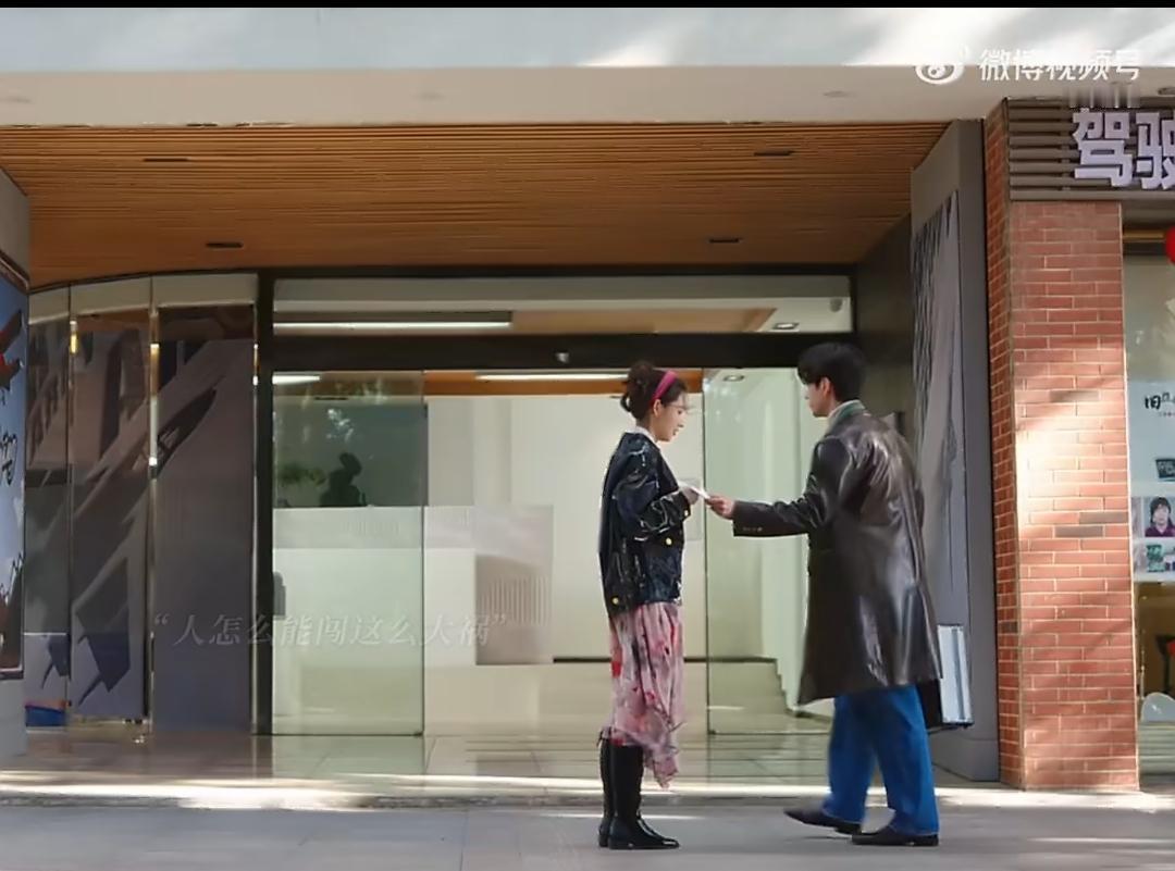 鹅厂硬刚猕猴桃！陈星旭靠新剧绝地翻盘？笑不活了！陈星旭在爱奇艺《轧戏》被男