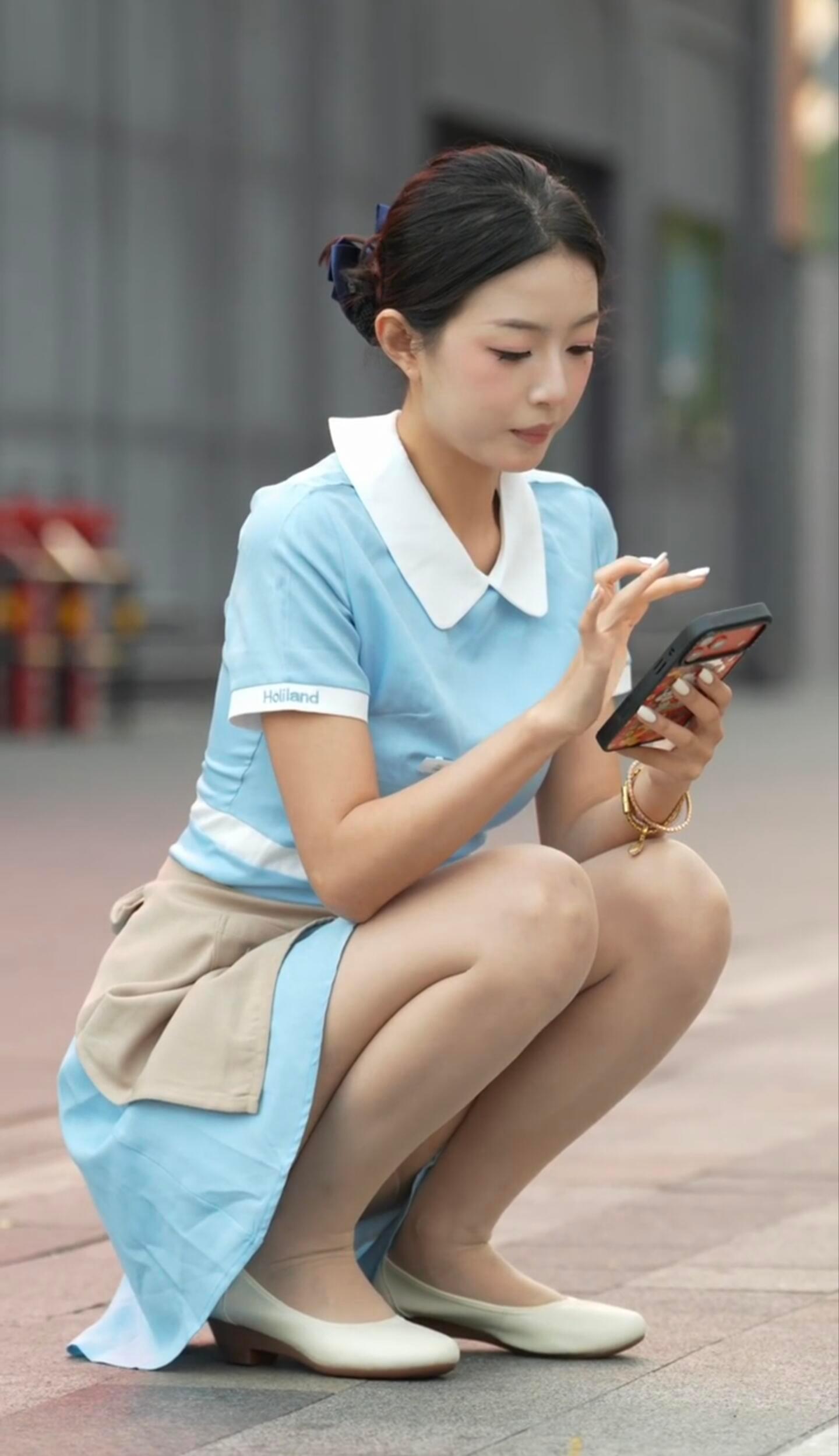 好利来小姐姐下班时，随意抓拍都出片