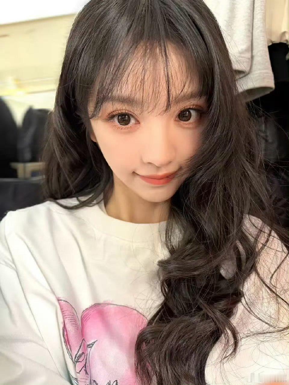 田曦薇情人节营业，又美又萌