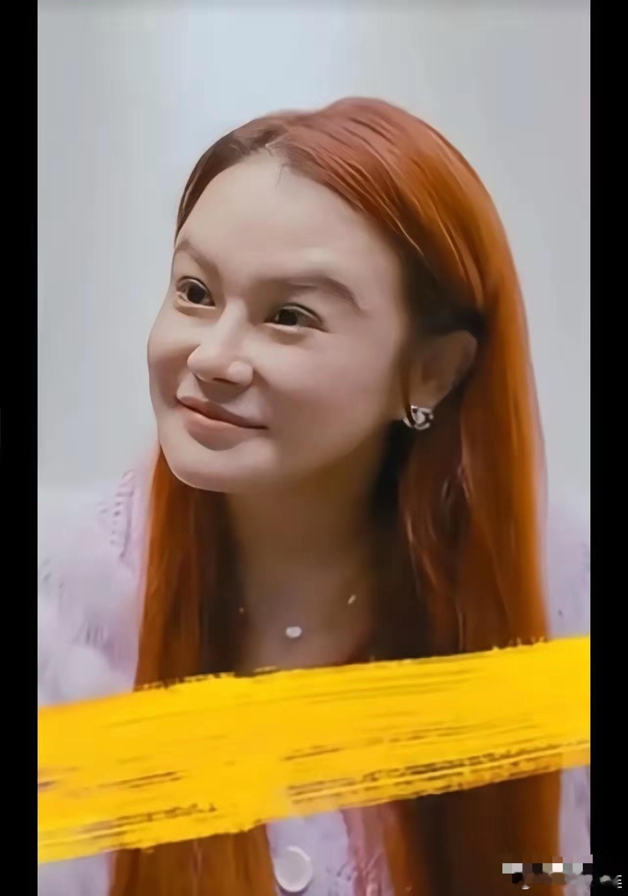 败光两个亿，她是只字不提，但拆邹市明的台，她是一个接一个。明知道是因邹市明起家，