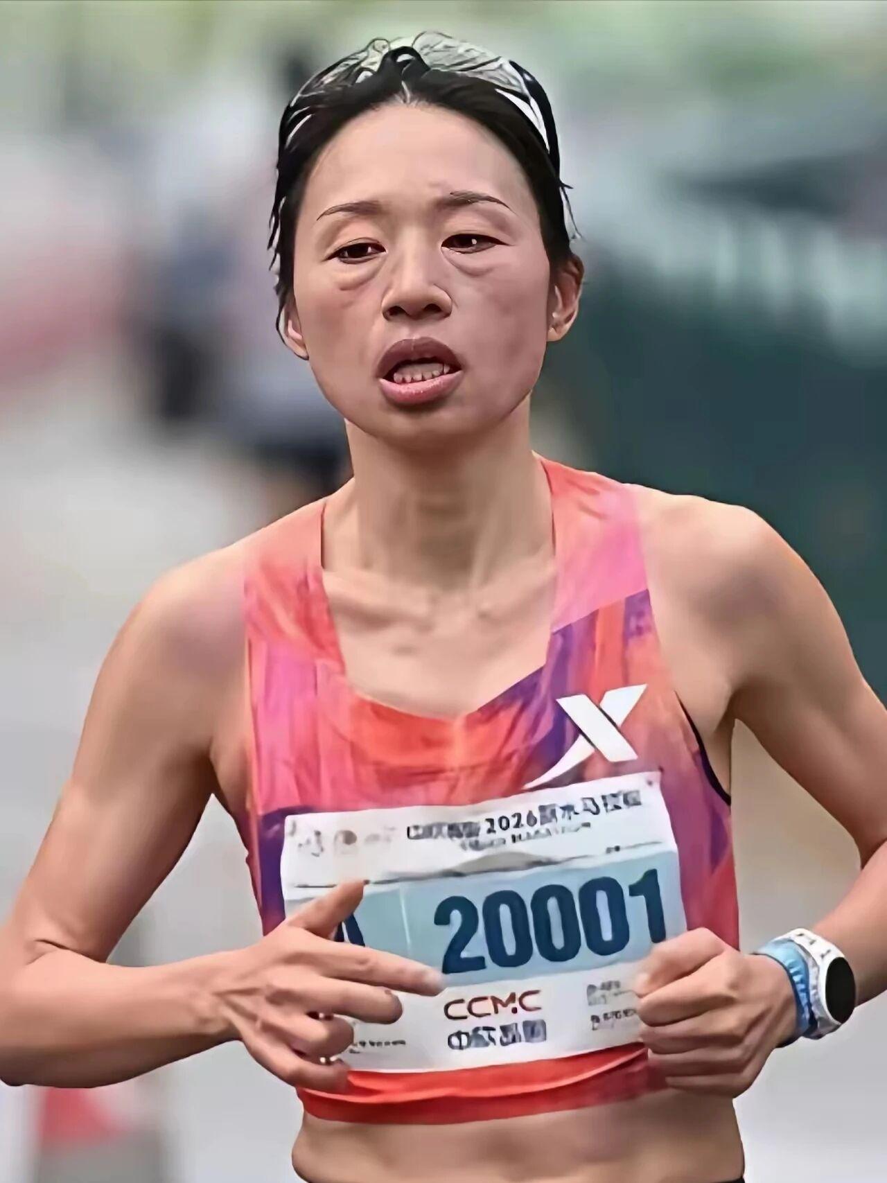 倪海厦：跑步越多，老的越快。施一公：跑步是全方位的美好。最快女护士张水华，作