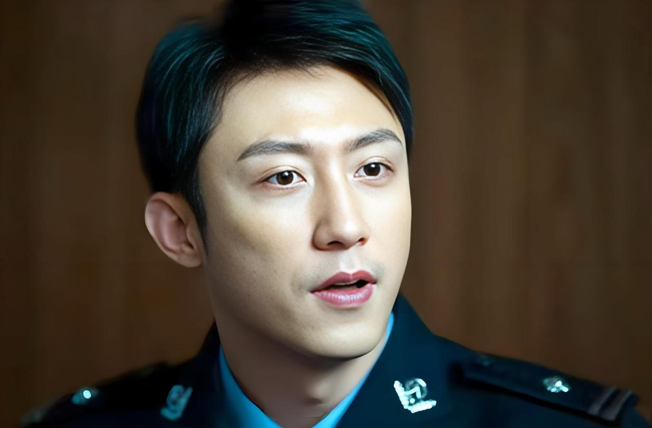 《罚罪2》：秦枫从市局刑侦大队长调去港航分局，真的是从正科级升为副处级吗？要